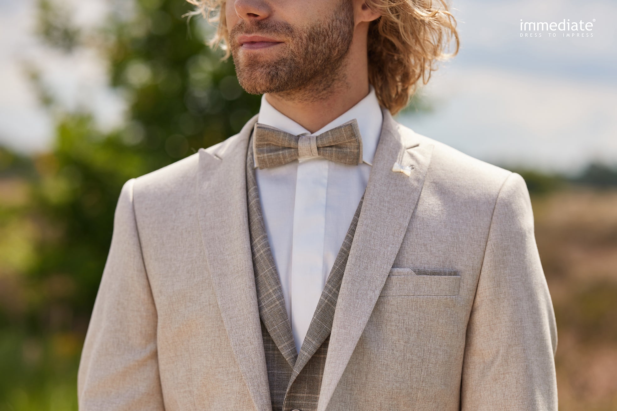Exklusiv im August : Gratisweste zum Hochzeitsanzug - nur im B5 Hochzeitshaus