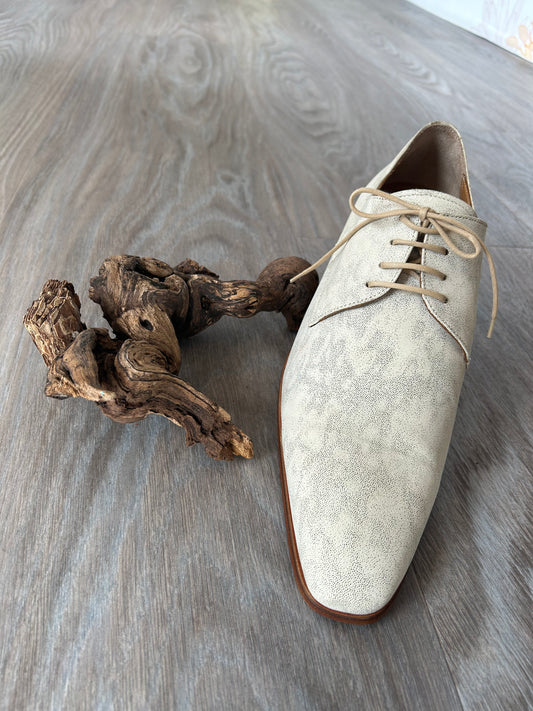 Herrenschuhe hell mit Struktur